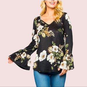 V Neck Floral Top with long Bell Sleeves, BRAND NEW ✔️